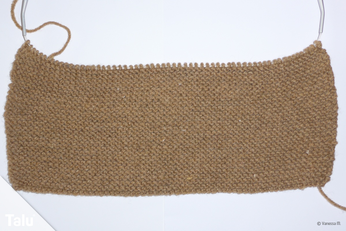 Kleider für Puppe stricken